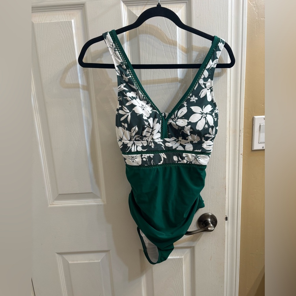 CupShe Kelly Green and White Floral Swimsuit padded with adjustable straps.